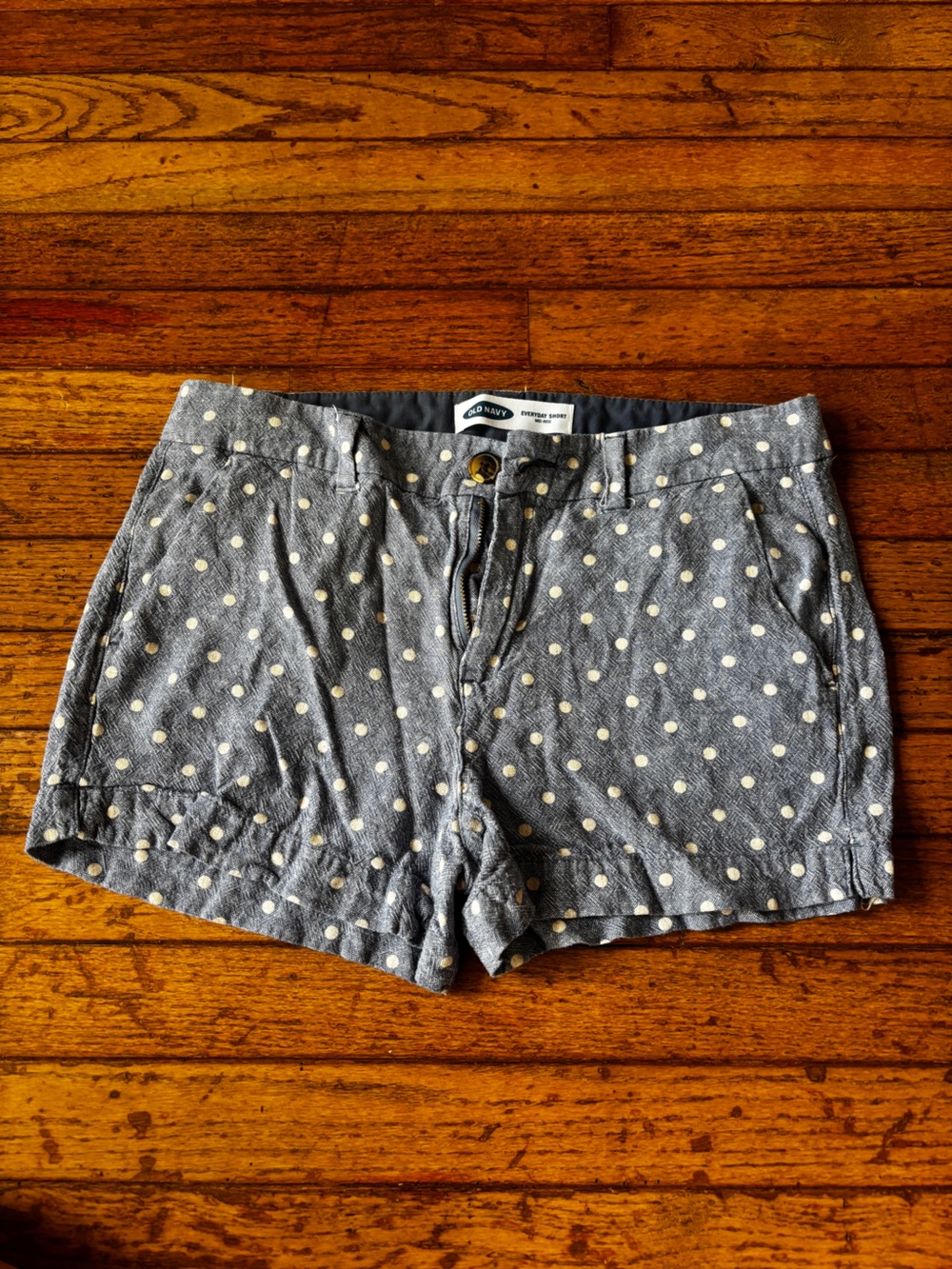 Womens Old Navy Mid-Rise shorts size 6